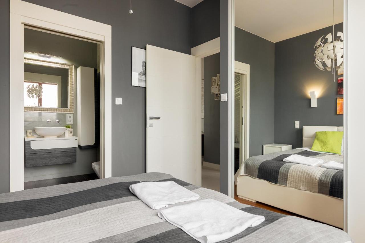 Hlonda Deluxe Apartment With Terrace Varsovie Extérieur photo