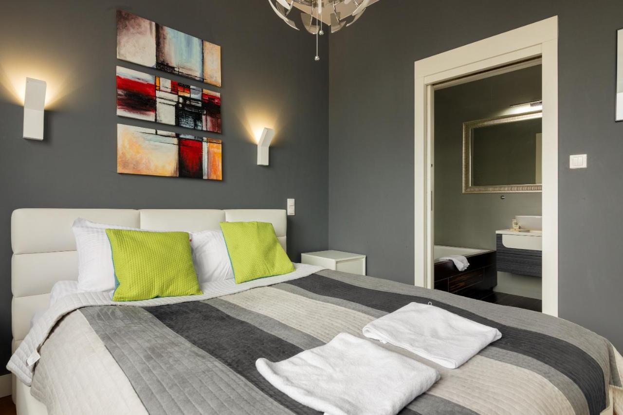Hlonda Deluxe Apartment With Terrace Varsovie Extérieur photo