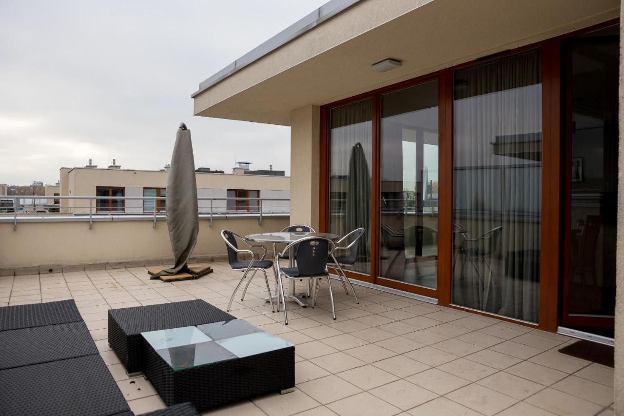 Hlonda Deluxe Apartment With Terrace Varsovie Extérieur photo