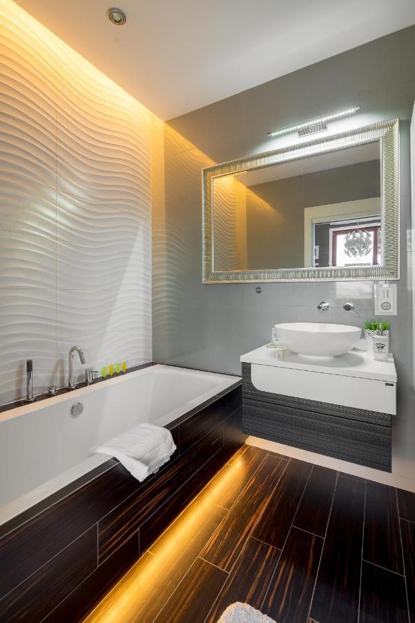 Hlonda Deluxe Apartment With Terrace Varsovie Extérieur photo