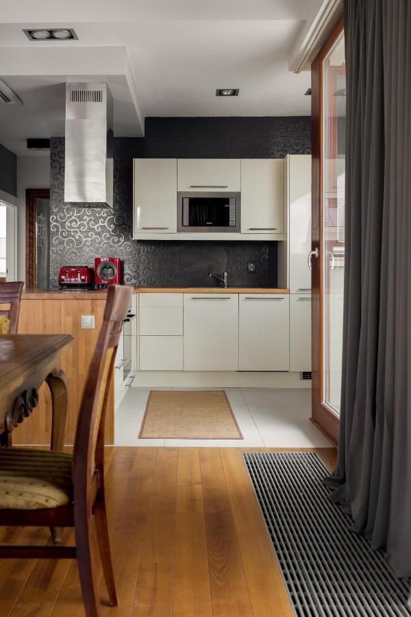 Hlonda Deluxe Apartment With Terrace Varsovie Extérieur photo